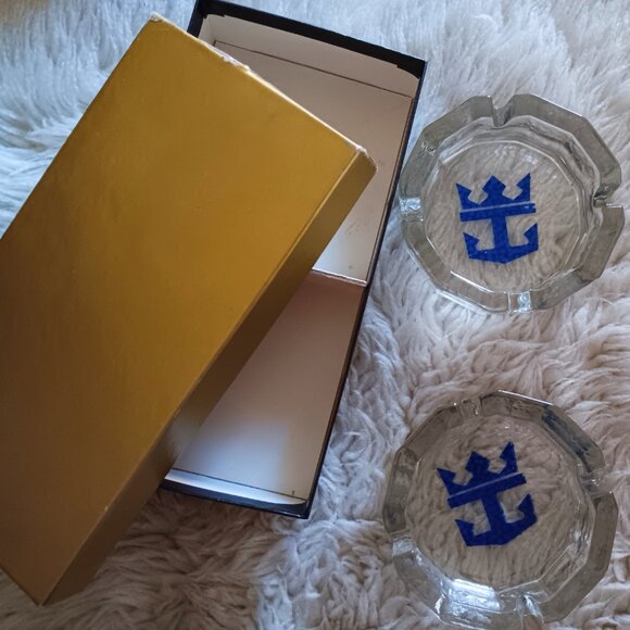 Vintage! Classy Glass - Blenko Glass Ashtrays - Picture 4 of 4